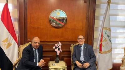 عصمت ورئيس هيئة النيابة الإدارية يشهدان توقيع عقد لاستغلال مبنى مملوك لشركة الصوت والضوء