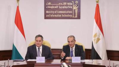 وزير الاتصالات يبحث مع وزير الاقتصاد الوطنى المجرى فتح آفاق جديدة للتعاون