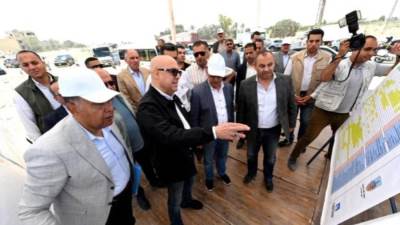 وزير الإسكان ومحافظ الإسكندرية يتفقدان مشروع الطريق الدائرى لمحافظة الإسكندرية