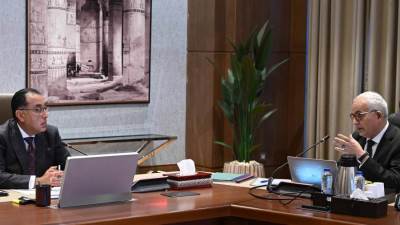 رئيس الوزراء يواصل مناقشة المقترحات الخاصة بتطوير مرحلة الثانوية العامة