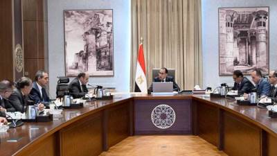 رئيس الوزراء يلتقي أعضاء المجلس التصديري وغرف الصناعات الكيماوية