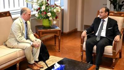 وزير التجارة والصناعة يبحث مع وفد شركة كرافت هاينز العالمية استثماراتها بالسوق المصري