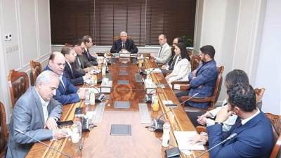 وزير الزراعة يبحث مع مسئولى شركة كرافت هاينز العالمية زيادة استثماراتها في مصر