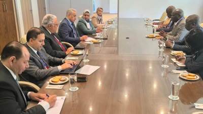 وزير العمل يلتقى نظيرة الزيمبابوي لبحث الملفات المشتركة ..