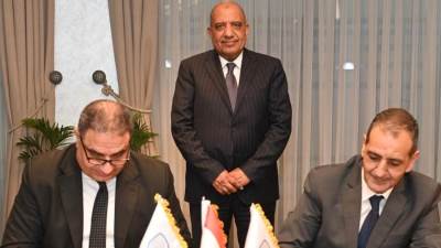 وزير قطاع الأعمال العام يشهد توقيع بروتوكول تعاون بين الوزارة ومجمع الإصدارات المؤمنة والذكية 