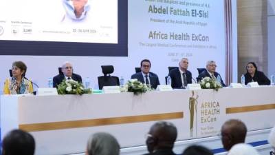 وزير الصحة يشارك في جلسة نقاشية حول الدور الحيوي للصحة العامة 