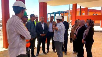 رئيس الجهاز التنفيذي "للمياه والصرف" يتفقد مشروعات الصرف الصحي بمركز أبوالنمرس بالجيزة