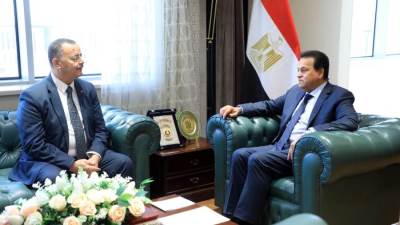 وزير الصحة يستقبل نظيره التونسي لتعزيز التعاون بالمجال الصحي