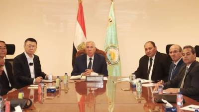 وزير الزراعة يبحث مع ممثلي 22 شركة إنتاج الدواجن بالصين تعزيز التعاون
