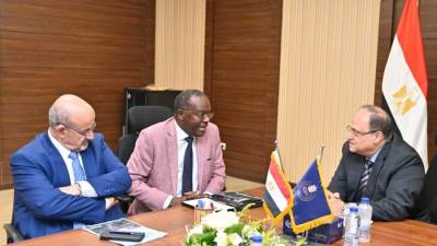 الغمراوي يجتمع مع مدير السياسات ومعايير منتجات الرعاية الصحية بمنظمة الصحة العالمية