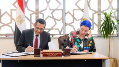 ياسمين فؤاد والبلشى يوقعان بروتوكول تعاون بين وزارة البيئة و نقابة الصحفيين لرفع الوعى البيئى