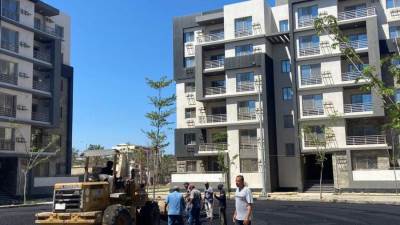 رئيس جهاز مدينة دمياط الجديدة يتفقد أعمال الطرق بمشروع جنة بالحي الساس