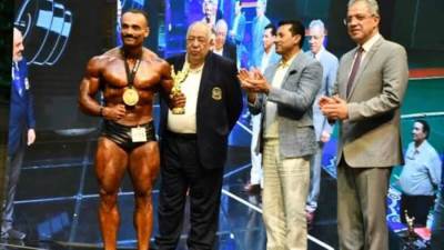 وزير الرياضة يشهد البطولة الأفريقية لكمال الأجسام واللياقة البدنية ويسلم الميداليات للفائزين