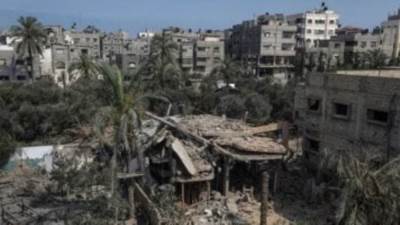 80 شهيدا وعشرات الجرحى فى غارات إسرائيلية على مخيم النصيرات ومناطق بغزة