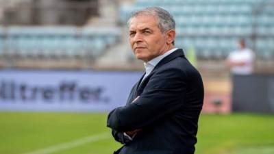 كوبر يعلن الاستقالة من تدريب منتخب سوريا بعد خماسية اليابان