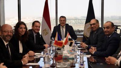 وزير السياحة يبحث مع سفير فرنسا بالقاهرة سبل تعزيز أوجه التعاون المشترك بين مصر وفرنسا