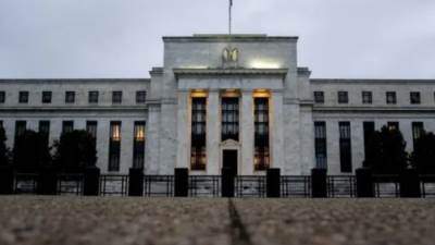 عاجل .. تثبيت الفائدة على الدولار فى أمريكا عند 5.5%