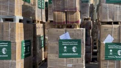 مطار العريش يستقبل طائرة تحمل مساعدات إنسانية متنوعة من السعودية لصالح الفلسطينيين