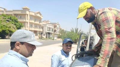 مساعد نائب رئيس هيئة المجتمعات العمرانية يتفقد أعمال تنفيذ خط المياه المغذي لمنطقة الرابية بالشروق