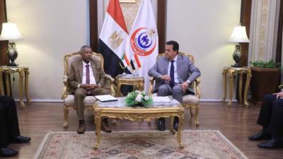 وزير الصحة يستقبل سفير السودان لبحث تعزيز سبل التعاون في دعم القطاع الصحي