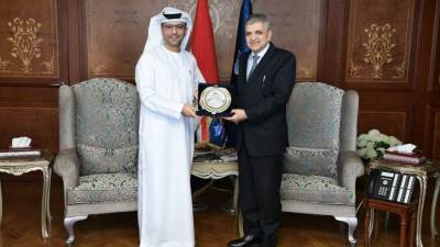 أسامة ربيع يلتقي العضو المنتدب لمجموعة موانئ أبو ظبي لبحث سبل التعاون