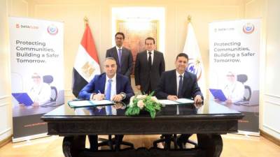 وزير الصحة يشهد توقيع بروتوكول تعاون مع شركة "داتافلو" الإماراتية بهدف التحقق من صحة شهادات التراخيص للقطاع الصحي