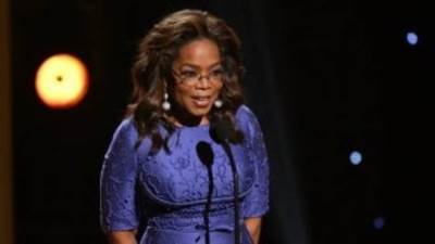 أوبرا وينفرى.. تفاصيل حالة الإعلامية الأمريكية بعد إصابتها بأنفلونزا المعدة