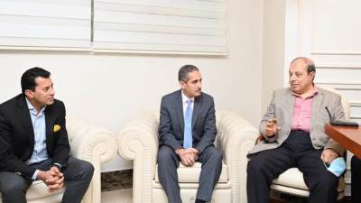 وزير الرياضة يطمئن علي السباحة شذي نجم في مستشفي ابن سينا بطنطا