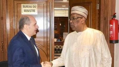 سفير مصر يؤكد اهتمام القاهرة بمساندة تشاد في تحقيق التنمية الشاملة والمستدامة