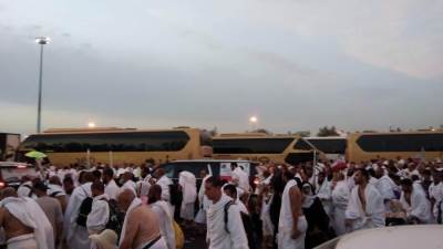 وزيرة التضامن تتابع أداء حجاج الجمعيات الأهلية المناسك .. ونجاح النفرة عقب غروب شمس يوم عرفات إلى مزدلفة