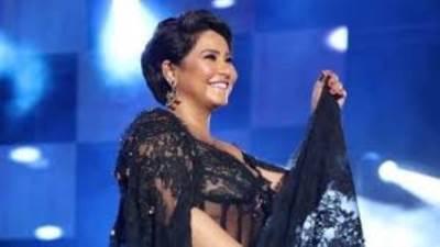 شيرين عبد الوهاب تلغي حفلها في دبي بسبب سفرها في رحلة استشفائية