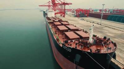 الشركة القابضة نموذج رائد في مجال النقل والخدمات اللوجستية بحلول متكاملة