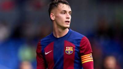 برشلونة يعلن رسميا تمديد عقد مارك كاسادو حتى 2028