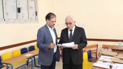 وزير التعليم يتفقد عددا من لجان امتحانات الثانوية العامة بمدرسة الجولف الرسمية