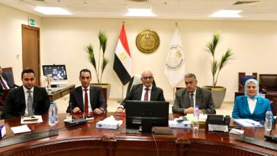 وزير التعليم يتابع امتحانات الثانوية العامة لمادة اللغة الثانية من خلال غرفة العمليات المركزية