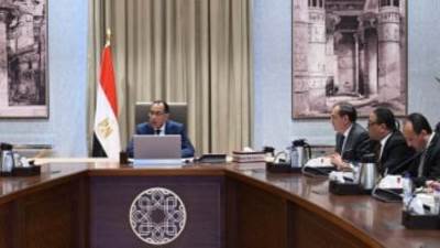 رئيس الوزراء: خطة بتكلفة مليار دولار لتخفيف فترة انقطاع الكهرباء