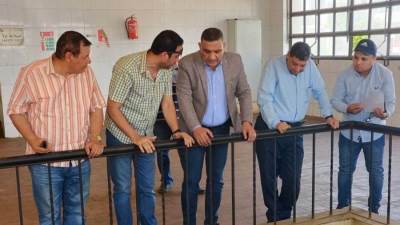 مساعد نائب رئيس "هيئة المجتمعات العمرانية" يتفقد سير العمل بمنظومة مياه الشرب بالشروق