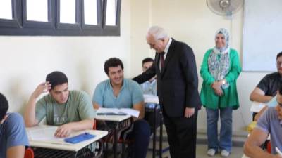وزير التعليم يتفقد امتحانات الثانوية العامة بمدرسة "STEM" ومدرسة ٦ أكتوبر للمكفوفين