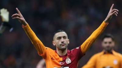 جالاتا سراي التركي يعلن ضم حكيم زياش حتى عام 2026