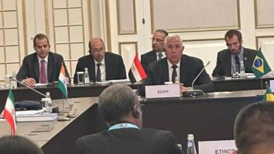 وزير الزراعة يؤكد على مبادرة الدولة المصرية بانشاء منطقة لوجيستية لتخزين وتوزيع الحبوب