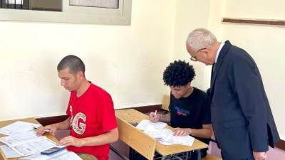 وزير التربية والتعليم يتفقد امتحانات الثانوية العامة بمادتي الفيزياء والتاريخ بمدرسة عثمان بن عفان الرسمية للغات بالعبور