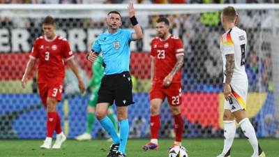 توقف مباراة ألمانيا و الدنمارك بسبب سوء الاحوال الجوية