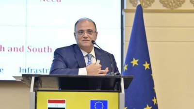 الغمراوي يناقش الإجراءات الإستراتيجية لتحويل مصر إلى مركز توطين الصناعات الدوائية