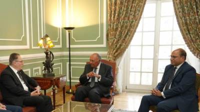 وزير الخارجية يستقبل مساعد السكرتير العام ومدير المكتب الإقليمي للدول العربية