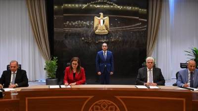 رئيس الوزراء يشهد توقيع اتفاقية مساهمين بين الصندوق السيادي وشركة الأهلي سيرا