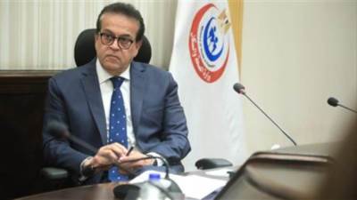 وزير الصحة يجتمع بنوابه الثلاثة لوضع أسس وخطط العمل خلال الفترة المقبلة