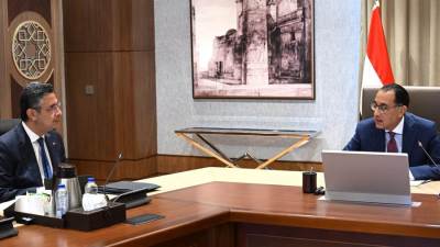 رئيس الوزراء يتابع جهود توافر السلع وضبط الأسواق