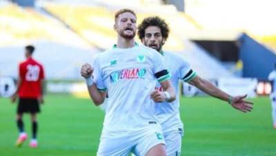 ممر شرفى من لاعبى المصرى للتونسى فخر الدين بن يوسف بعد تجديد تعاقده