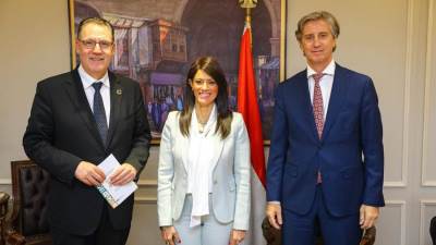 «المشاط»: تطوير سياسات الاقتصاد الكلي بهدف دفع جهود التنمية وزيادة الاستثمارات في قطاعي الصحة والتعليم وتوطين الصناعة