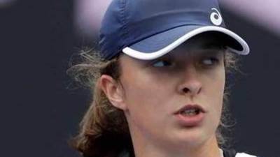 البولندية شفيونتيك تودع بطولة ويمبلدون للتنس من الدور الثالث